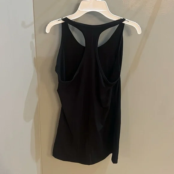 Women’s Nike Tanktop - Picture 2 of 3